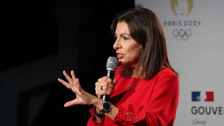 Anne Hidalgo au travail