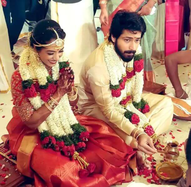 Harish Kalyan et sa femme Narmada Udaykumar dans le mariage