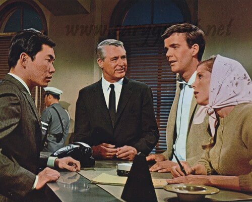 Cary Grant fait son apparition dans le film Walk, Don't Run