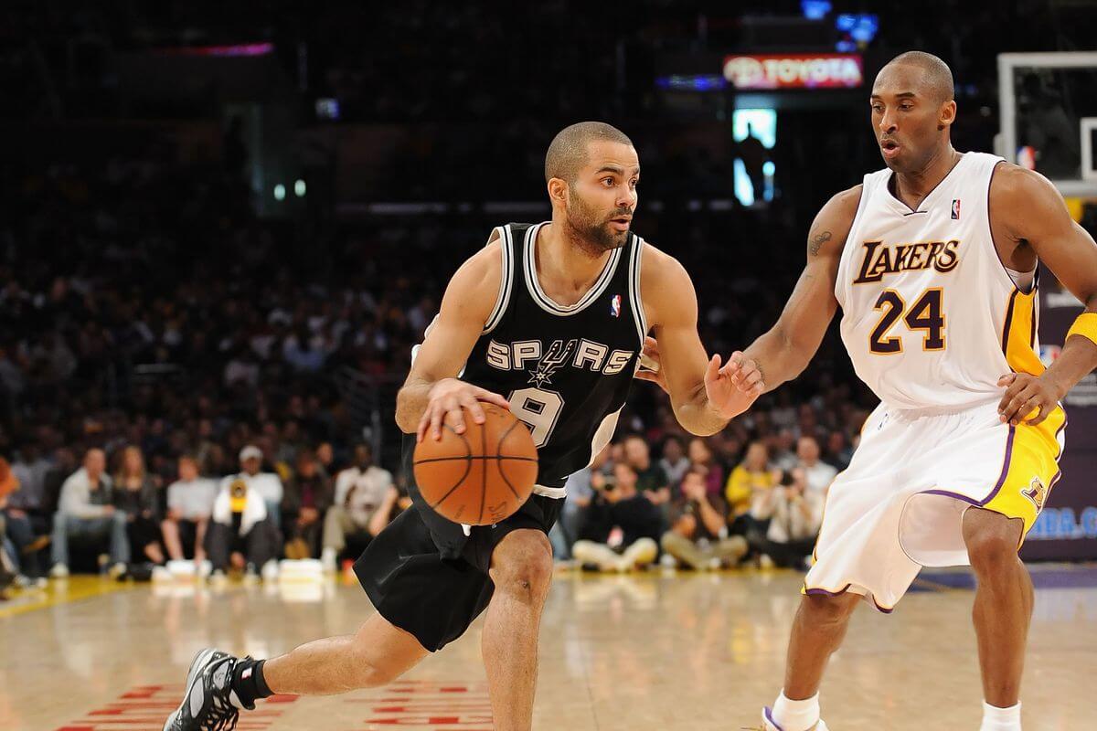 Tony Parker prend part à une compétition